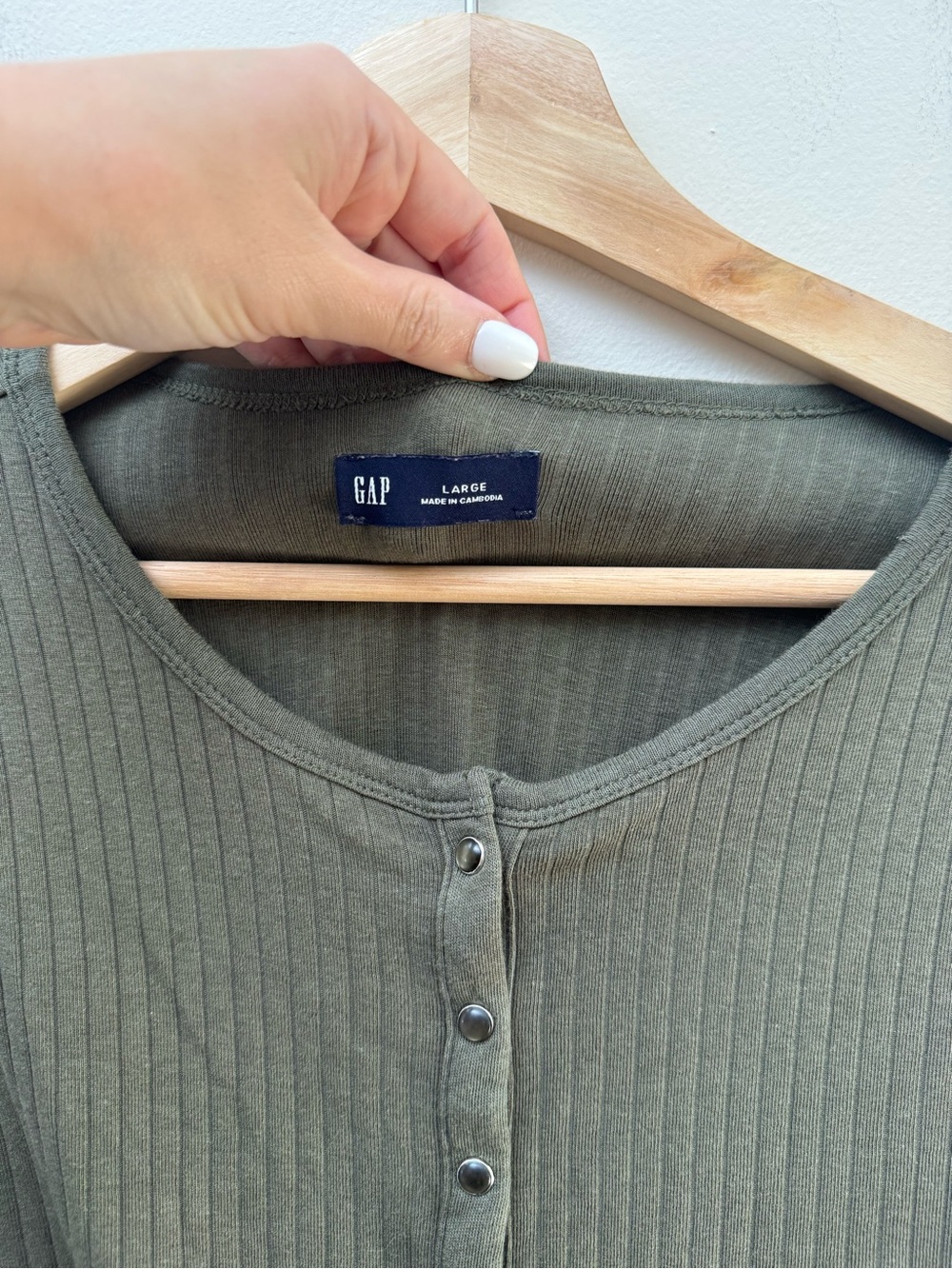 GAP Olive Ribbed Button-Front Cardigan - Picture 3 of 6